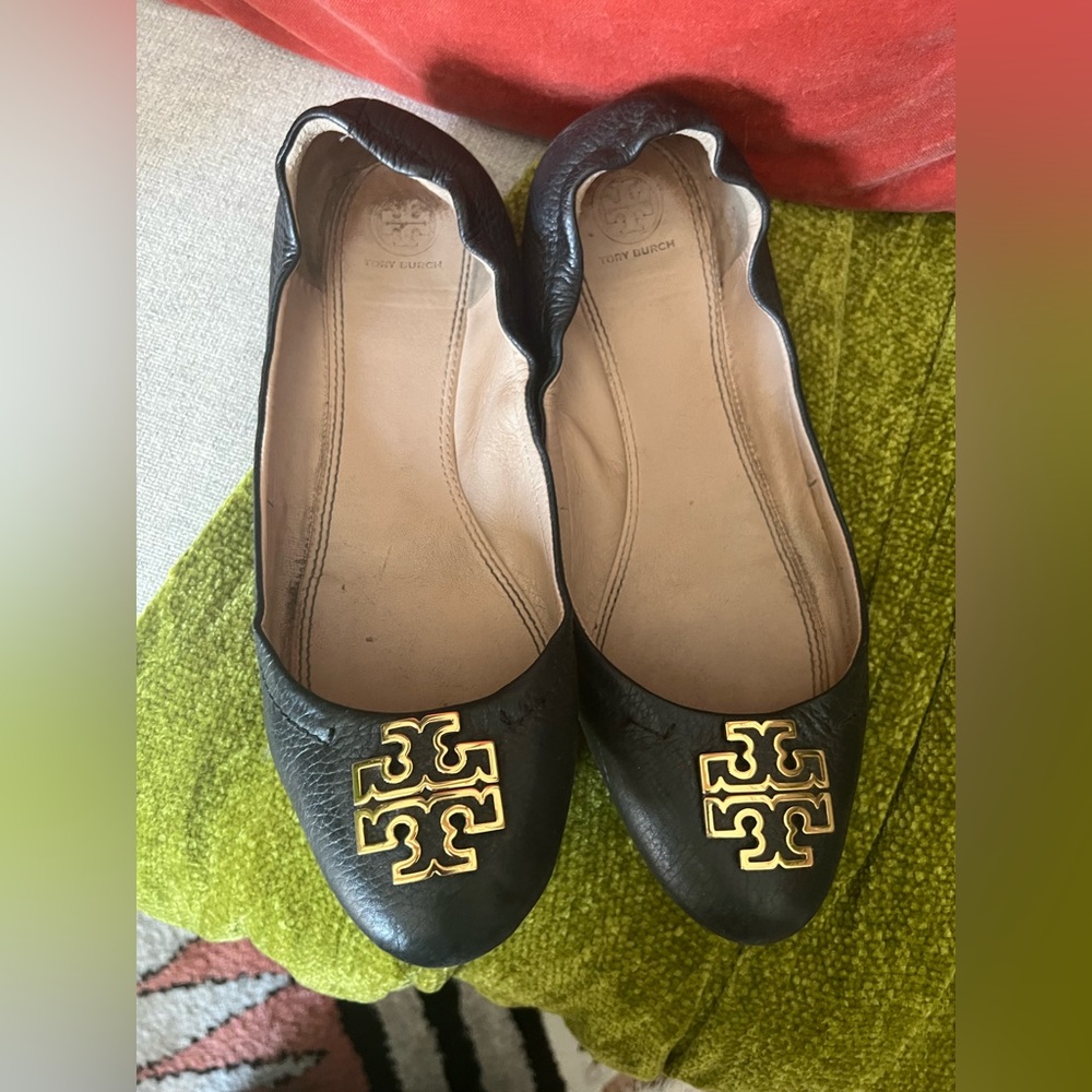 Tory Burch Melinda Flats - Black and Gold - SZ 11